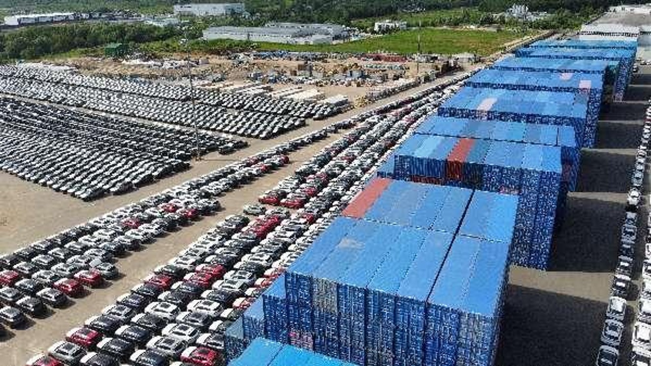 Railway vehicle logistics